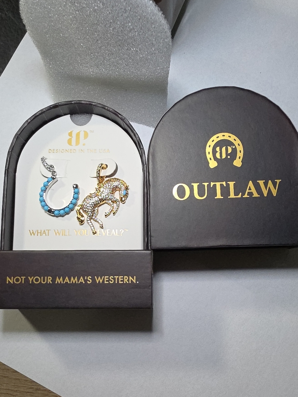 BP-Outlaw Women’s Western Turquoise & Gold Horse Charms